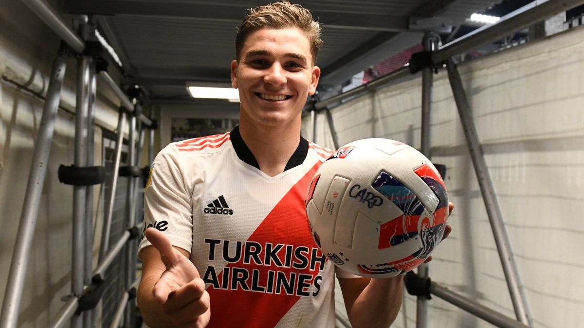 Julián Álvarez viene de un triplete en River-San Lorenzo.