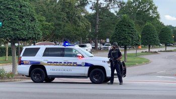 Al menos 12 personas murieron durante un tiroteo en un edificio municipal de Virginia