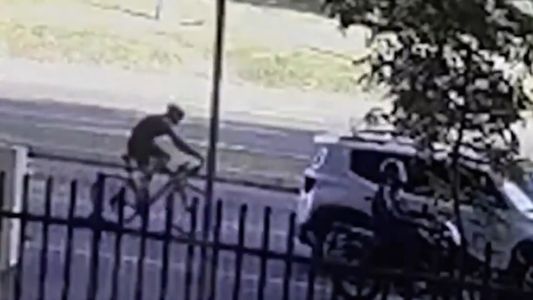 VIDEO: el insólito accidente de un ciclista que le costó la vida
