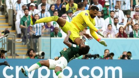 Mundial Qatar 2022: la impactante imagen de cómo quedó el cráneo del defensor de Arabia Saudita después de chocar con su arquero