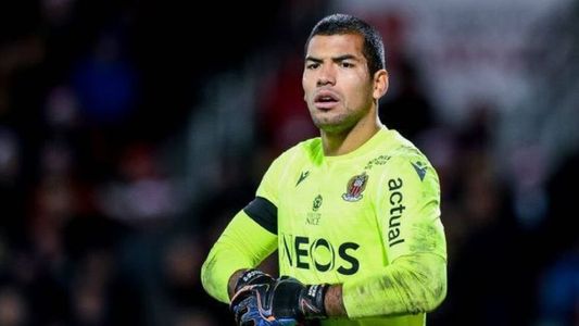 Walter Benítez, el arquero argentino que brilló en la liga francesa, tiene nuevo club