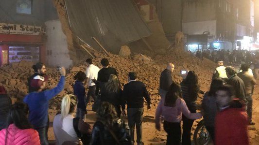Tragedia en Tucumán: tres muertos y varios heridos por el derrumbe del ex cine Parravicini