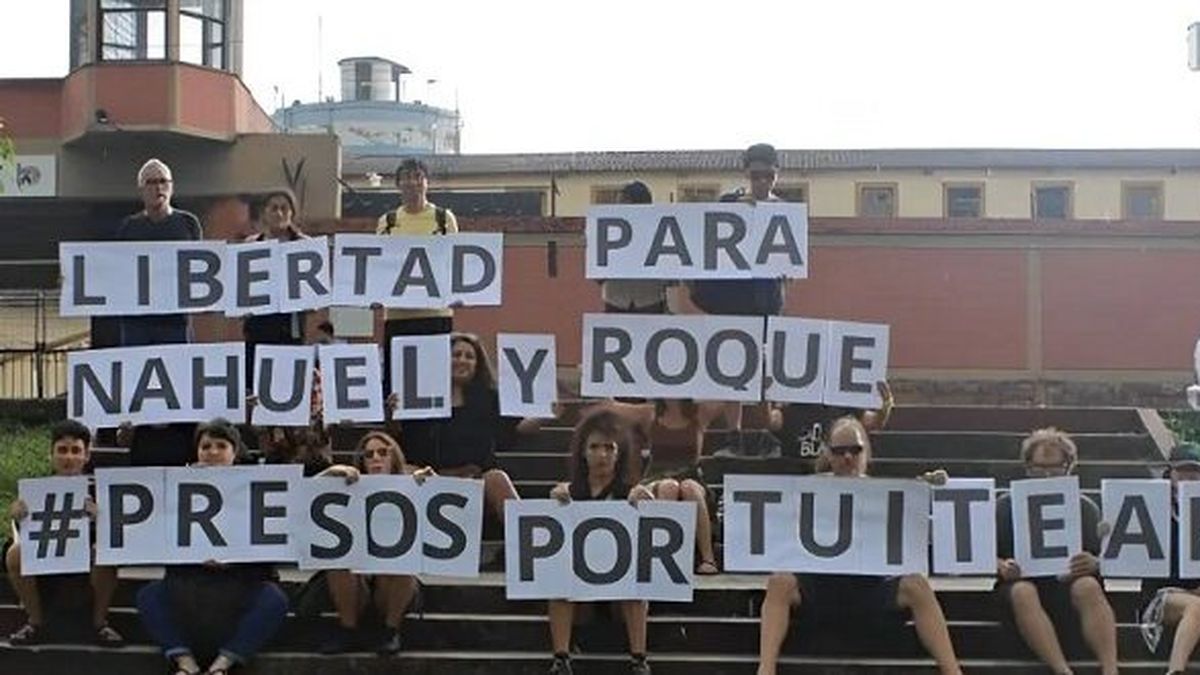 El apoyo a Villegas y Morandini durante su detención en Jujuy (Foto: El submarino Jujuy)