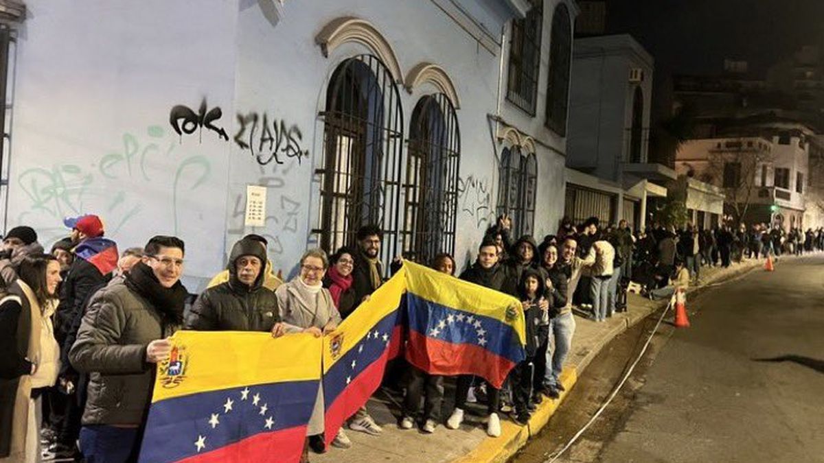 Elecciones en Venezuela: residentes venezolanos votaron en la embajada en  Buenos Aires para definir el próximo presidente