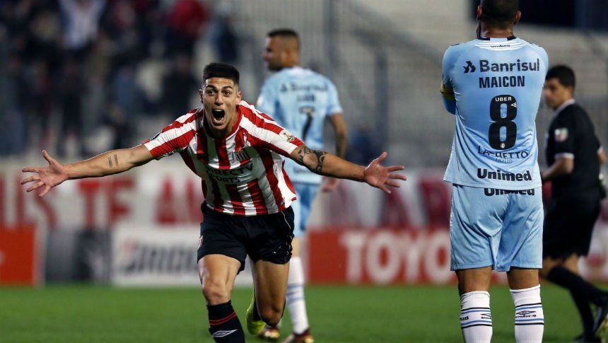 Estudiantes se va al descanso con un triunfo 2 a 1 ante el campeón de América