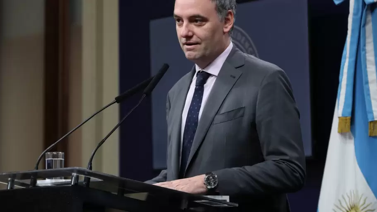 Manuel Adrorni anunció este martes, en su habitual conferencia de prensa, la intervención de la Casa de la Moneda por 180 días