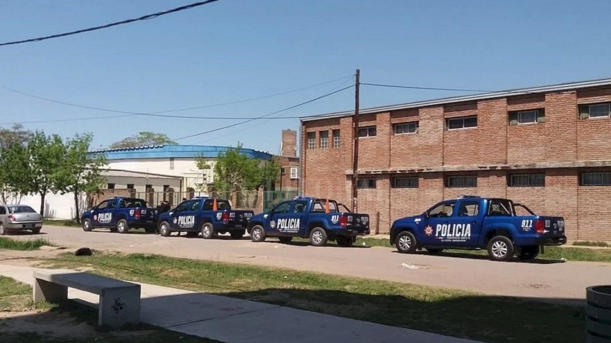 El profesor de educación física fue detenido por la policía en su domicilio (Foto: Aire de Santa Fe).