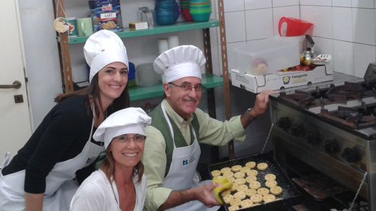 Pancho Ibáñez cocinó para chicos de un jardín de gestión social