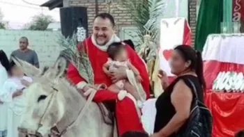 La inesperada justificación de un sacerdote que chocó a un grupo de jóvenes y se dio a la fuga