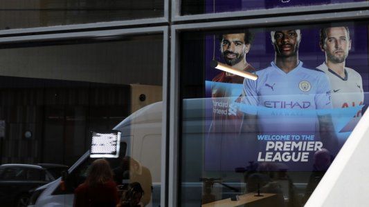 La Premier League se sumó a otras ligas europeas y también decidió la suspensión del torneo