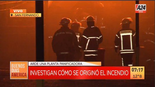 Un voraz incendio destruyó una planta panificadora en San Fernando