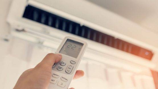 Respira profundo antes de saber cómo hacer para que tu aire acondicionado tire más calor