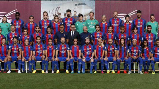 Igualdad en el fútbol: el plantel femenino y masculino del Barcelona harán juntos la pretemporada