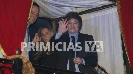 Así fue el inesperado encuentro entre Mirtha Legrand y Javier Milei en el desfile de Roberto Piazza: las fotos