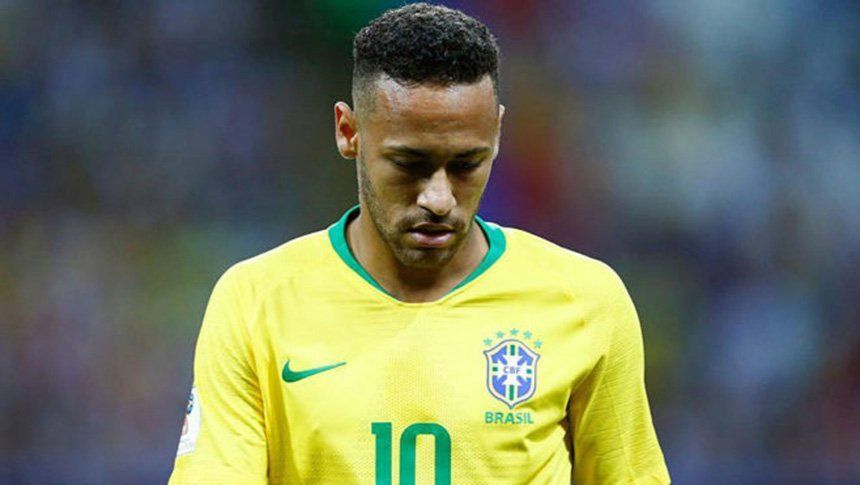 Un histórico de la Selección Brasileña apuntó contra Neymar y pidió que le quiten la capitanía