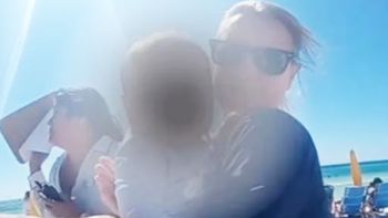 Dejaron solo a un bebé de 6 meses en la playa y se fueron a caminar