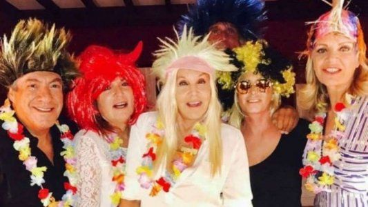 ¡Susana de fiesta, súper flaquita y con jean ajustado! No se acuerda dónde