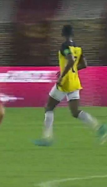 Increíble blooper en las Eliminatorias CONMEBOL: se hizo un gol en contra inexplicable