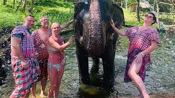 El clásico rito con elefantes en Tailandia que terminó con una turista muerta