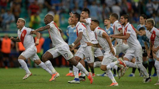 Eliminado Uruguay: Perú le ganó por penales y jugará contra Chile en una de las semifinales