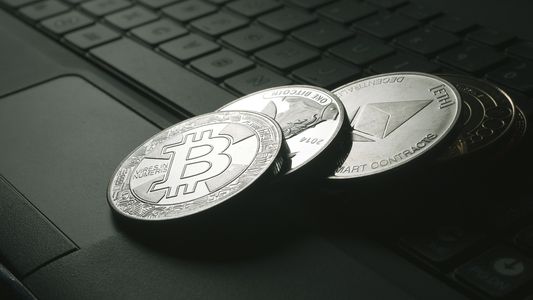 Criptomonedas: por qué los argentinos prefieren su volatilidad antes que apostar al peso