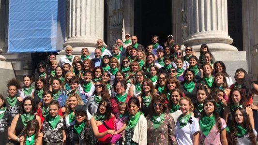 Aborto: mayor rechazo entre mujeres y sectores bajos en la primer encuesta nacional