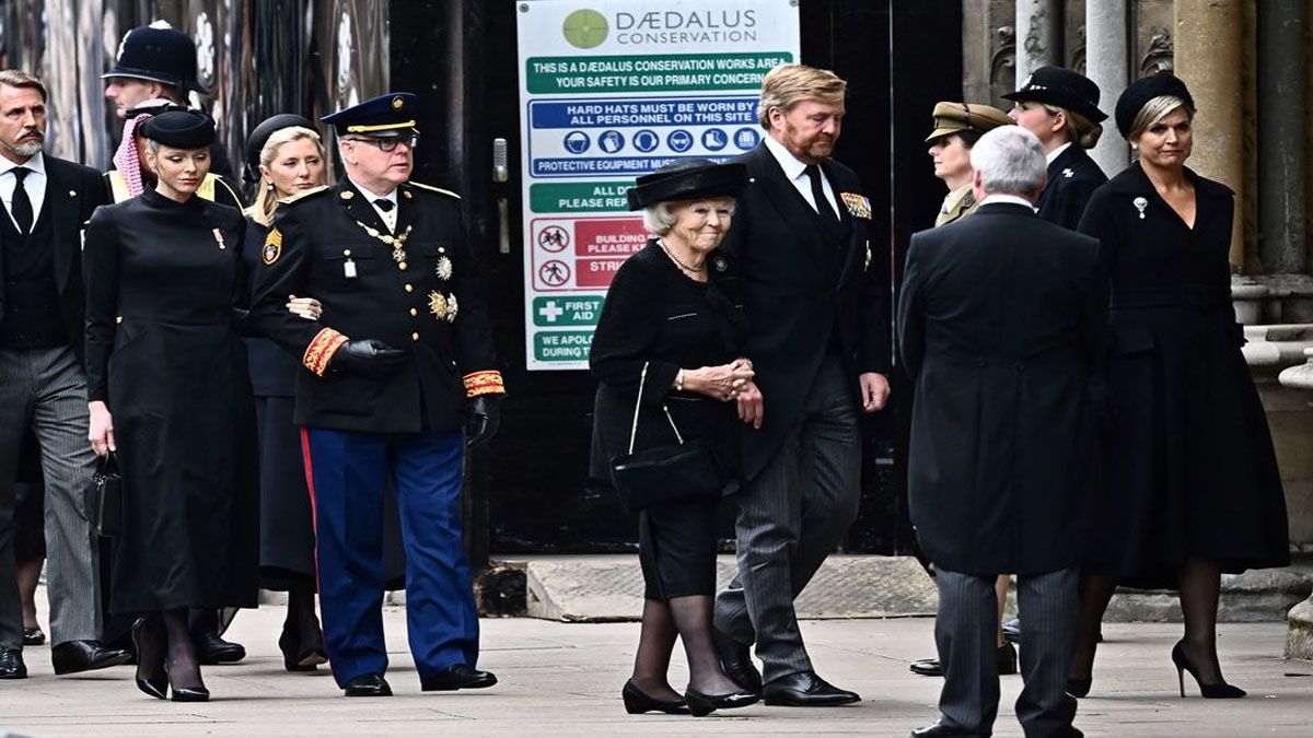 Alberto de Mónaco y su esposa, el rey Guillermo de los Países Bajos con su madre y la reina Máxima (Foto: Gentileza Town & Country)