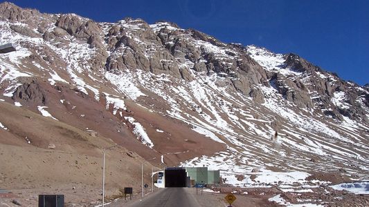 El Gobierno habilitó dos nuevos corredores seguros para entrar a la Argentina