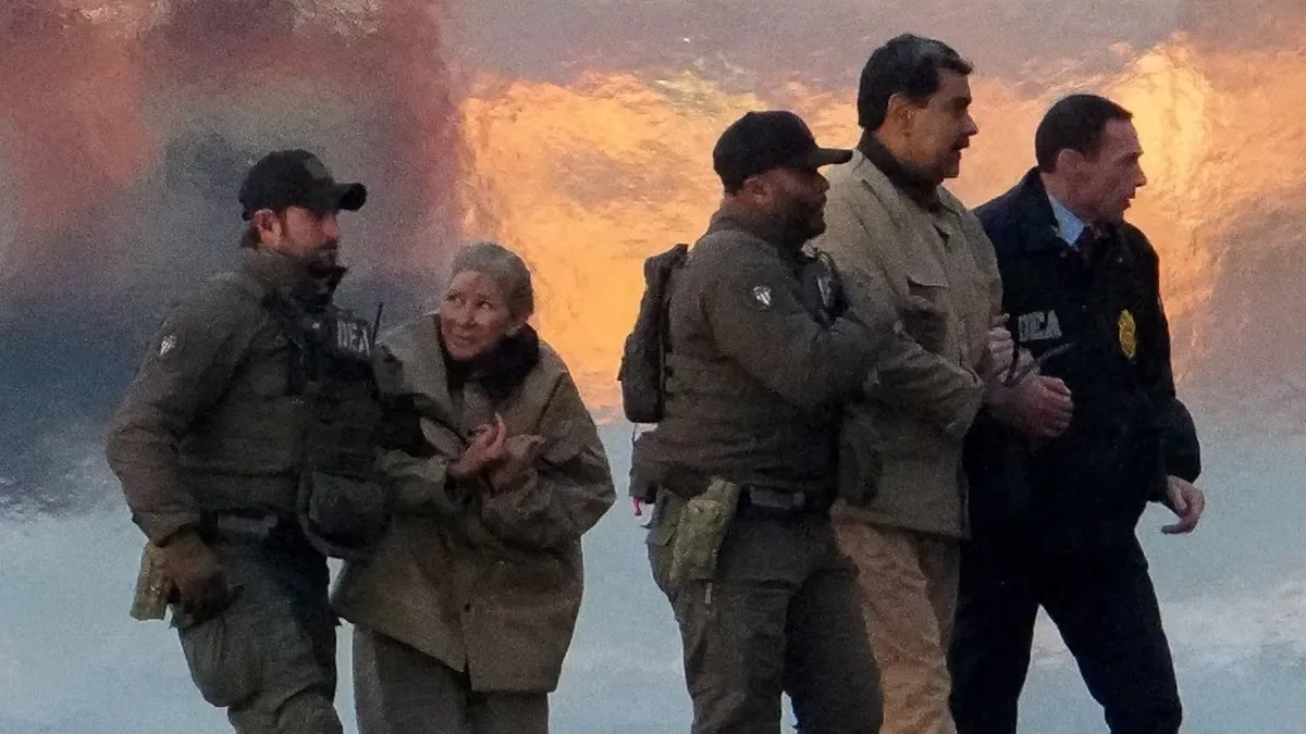Agentes de la DEA trasladan a Nicolás Maduro y su esposa, Cilia Flores (Foto de archivo: Reuters)