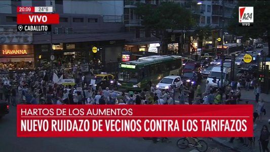 Un clásico de todos los viernes: nuevo ruidazo de vecinos contra el tarifazo