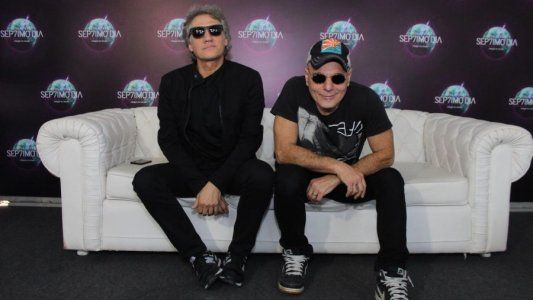 Vuelve Soda Stereo con Zeta Bosio, Charly  Alberti, el cantante de Coldplay y Benito Cerati