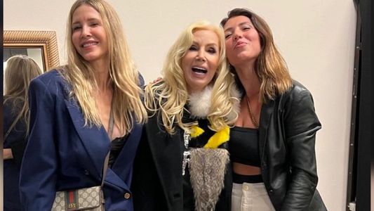 Guillermina Valdés viajó a Uruguay para ver a Susana Giménez en teatro