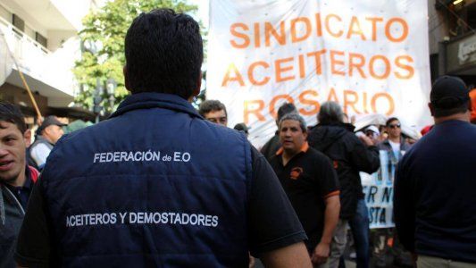 Un paro afectó a los puertos de Rosario: el gremio aceitero y la industria mantienen la pulseada