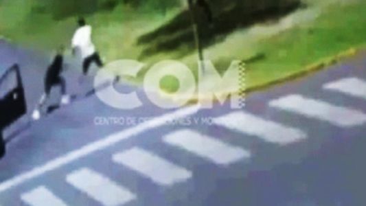 A puño limpio: un luchador de MMA evitó el robo de su auto a las trompadas