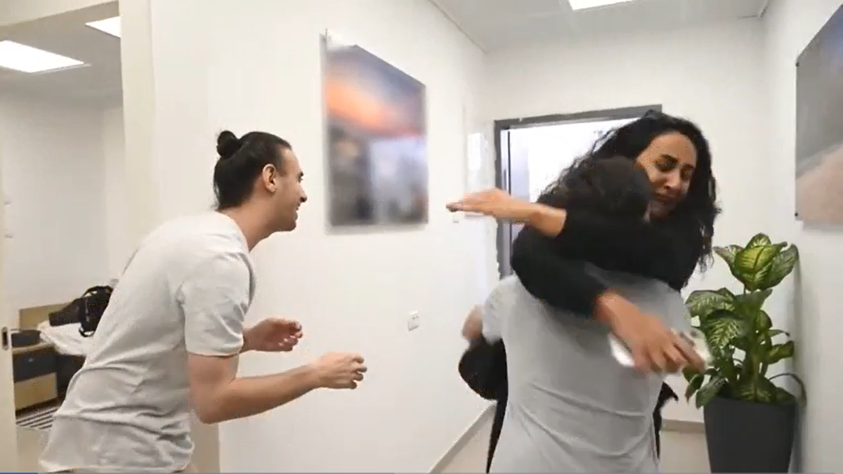 El conmovedor video del reencuentro de los hermanos Cunio con su familia tras su liberación
