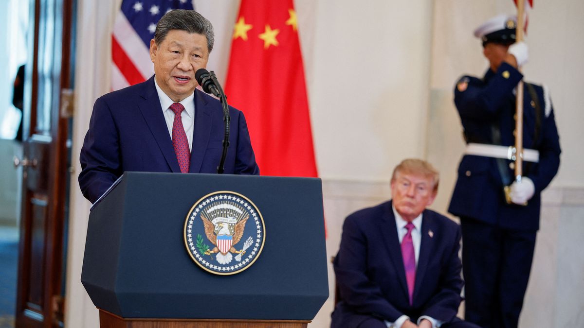Xi jinping habla en la Casa Blanca. Trump, el anfitrión lo escucha con atención. (foto: Reuters)