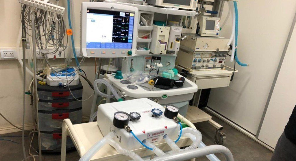 Científicos argentinos crearon un dispositivo que permite utilizar un respirador para dos pacientes