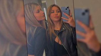 Otros tiempos. La Toretto posa con su amiga (Foto: gentileza: 0221.com.ar).