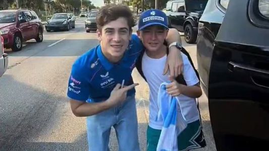 El tierno gesto de Franco Colapinto con un nene que frenó el tránsito para conocerlo