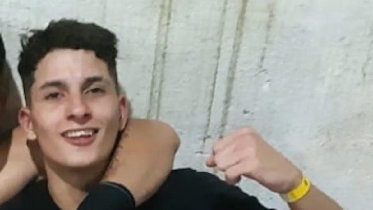 Agust&iacute;n Perrone era luchador de Muay Thai y en la actualidad se dedica a vender embragues para autos de competici&oacute;n. (Foto: Instagram)