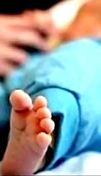 Los acusaron de abusar de su bebé, vivieron un infierno y ahora la Justicia dice que fue un error