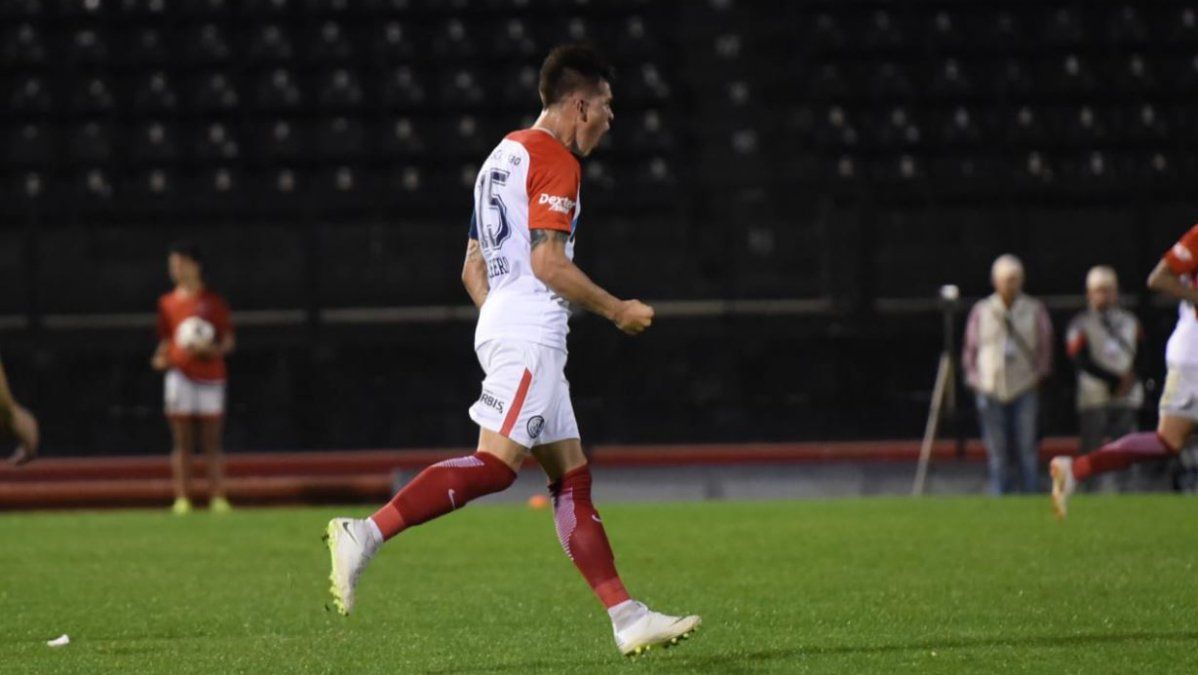 Copa Argentina: Las manos de Navarro en los penales hicieron que  San Lorenzo elimine a Colón