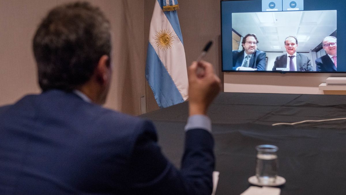Sergio Massa cerró el acuerdo en una videollamada con Emmanuel Moulin