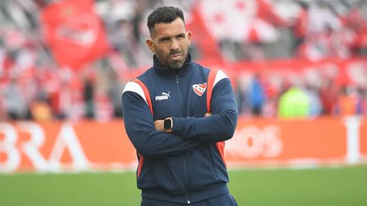 La drástica decisión que tomó Carlos Tevez con el plantel de Independiente tras quedar afuera de la Copa de la Liga