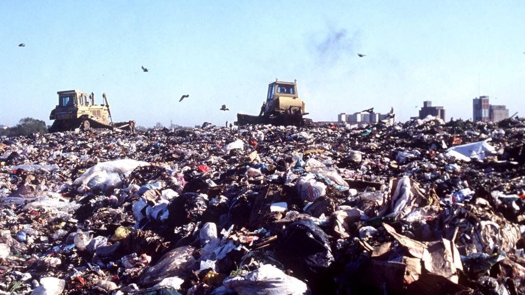 ¿Qué implica la modificación del decreto de importación de basura? Un debate con ambientalistas, cartoneros y funcionarios