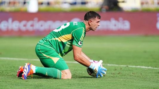 La ENORME racha que se le cortó al Dibu Martínez en el duelo ante Colombia