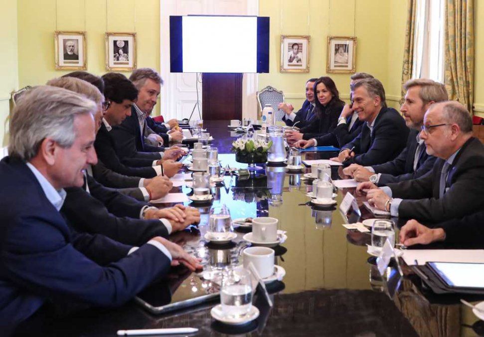 Macri contento en Gabinete: Dietrich y Finocchiaro hablan de “rebelión de los mansos”