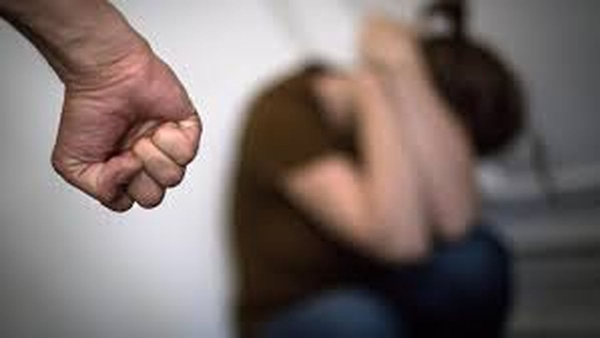 Una mujer fue atacada por la pareja de su ex al reclamar por la pensión alimentaria