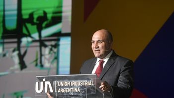 Juan Manzur envió un mensaje al FMI y le puso una condición a la negociación de la deuda