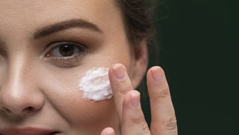 La crema facial casera recomendada por un reconocido médico para lograr una piel luminosa